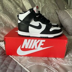Nike Dunk High, women’s 4.5, men’s 6, color- white/black